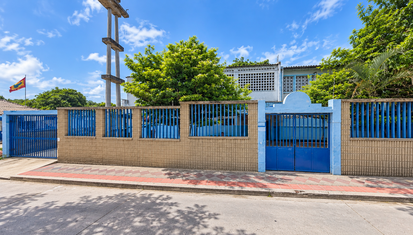 Vista aérea real del colegio